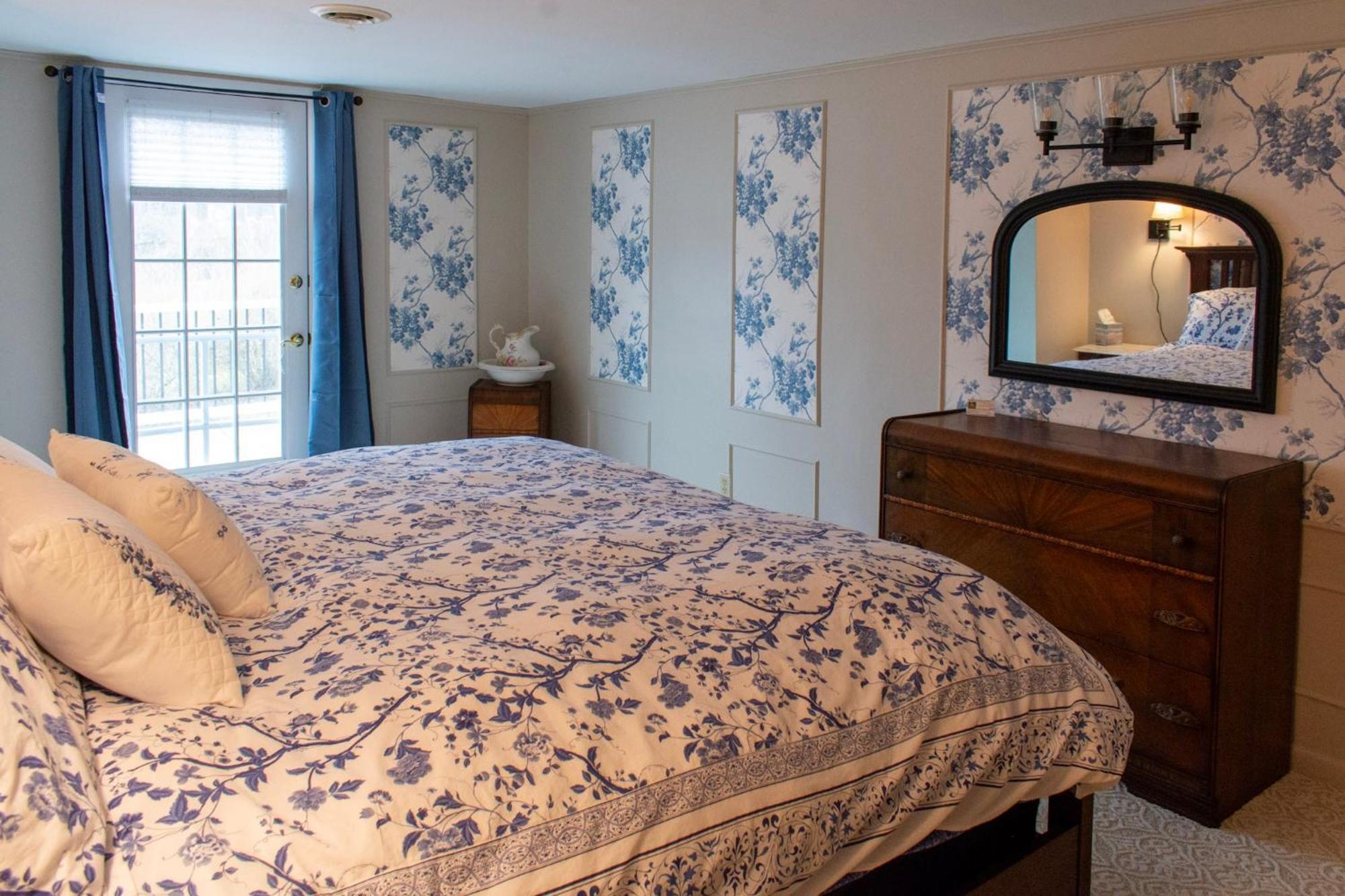 Hudson Manor Bed & Breakfast วัตกินส์เกลน ภายนอก รูปภาพ