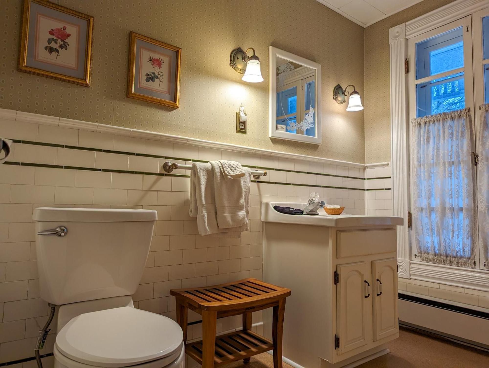 Hudson Manor Bed & Breakfast วัตกินส์เกลน ภายนอก รูปภาพ
