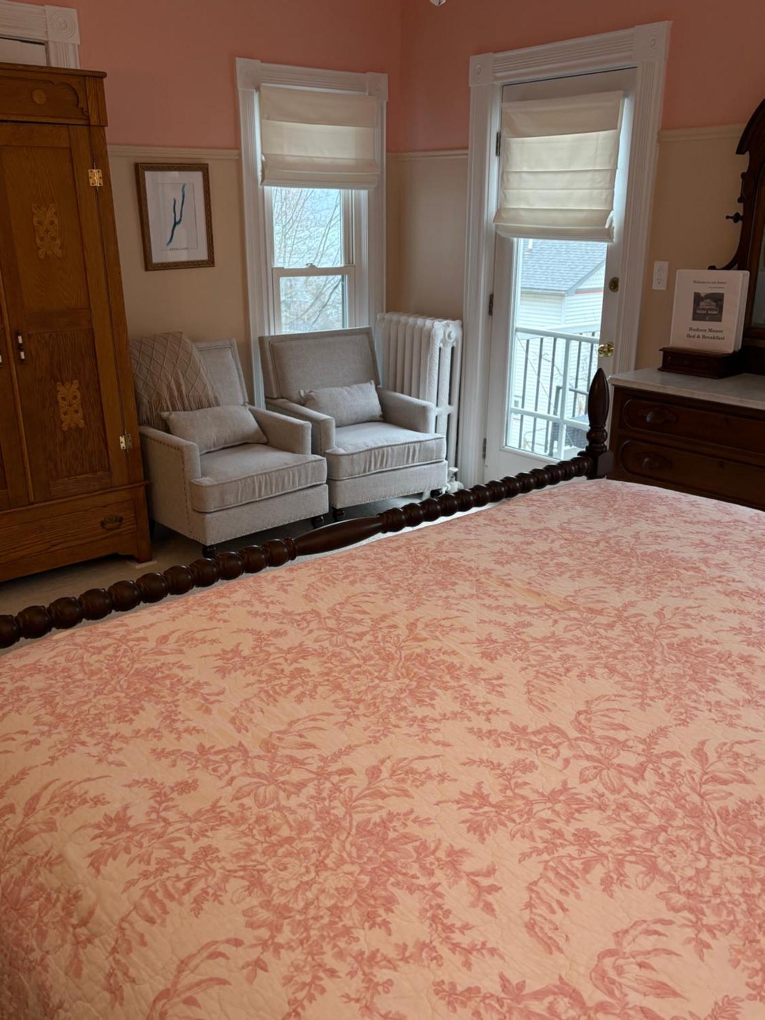 Hudson Manor Bed & Breakfast วัตกินส์เกลน ภายนอก รูปภาพ