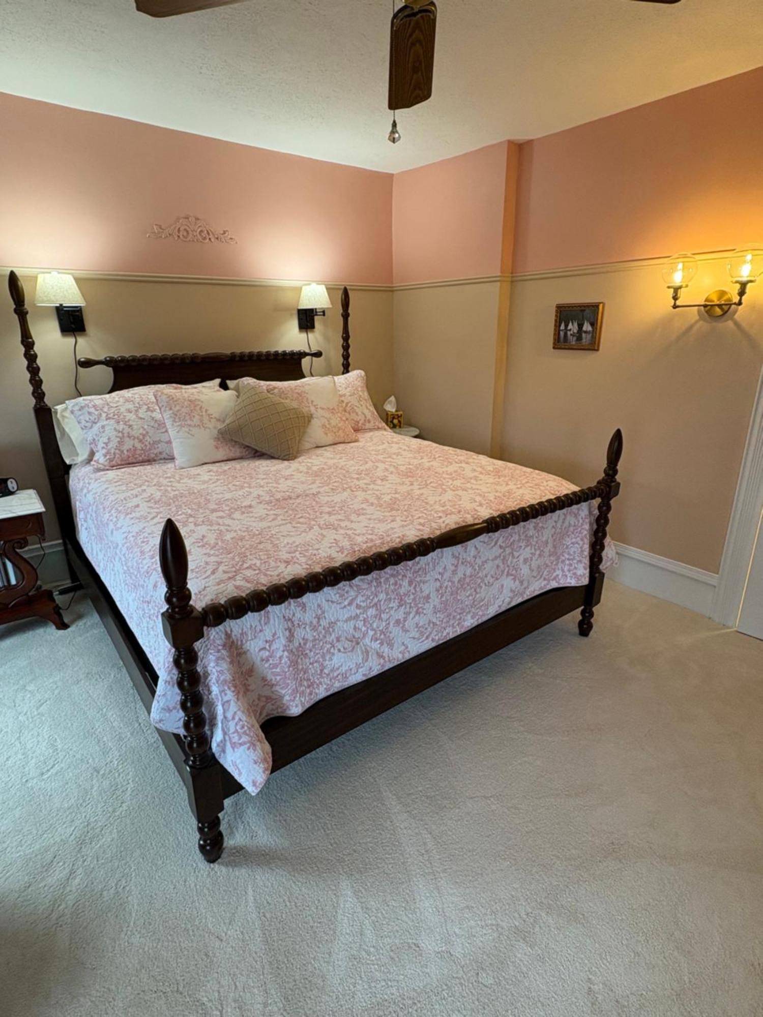 Hudson Manor Bed & Breakfast วัตกินส์เกลน ภายนอก รูปภาพ