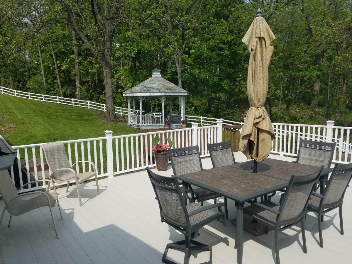 Hudson Manor Bed & Breakfast วัตกินส์เกลน ภายนอก รูปภาพ